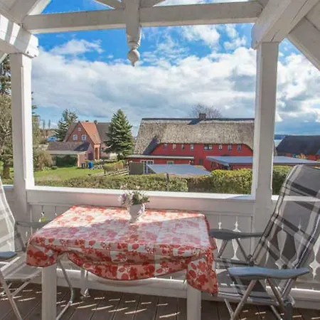 Ferienhaus Zum Reddevitzer Hoevt _ * Alt Reddevitz